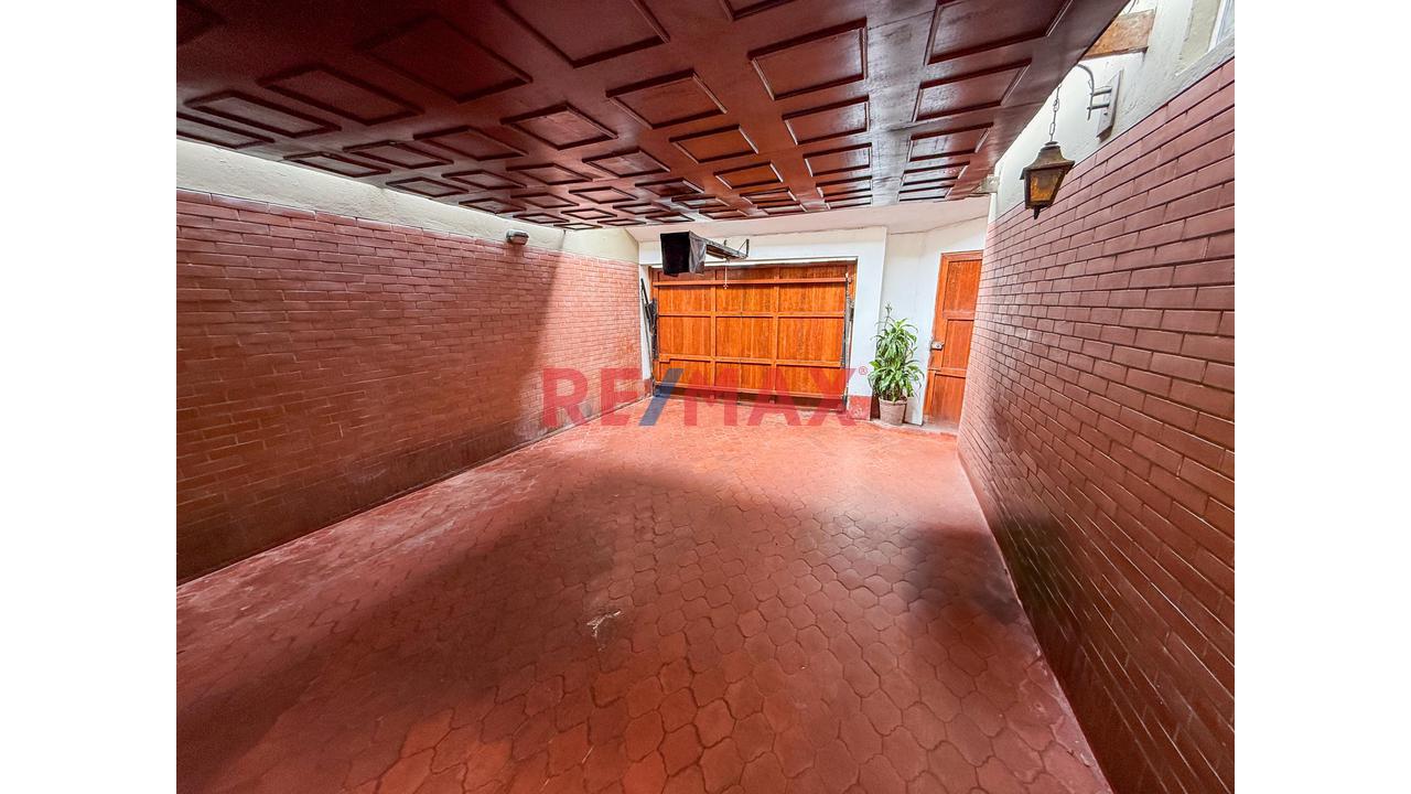 Venta De Amplia Casa En Surco Urb. Benavides - 2