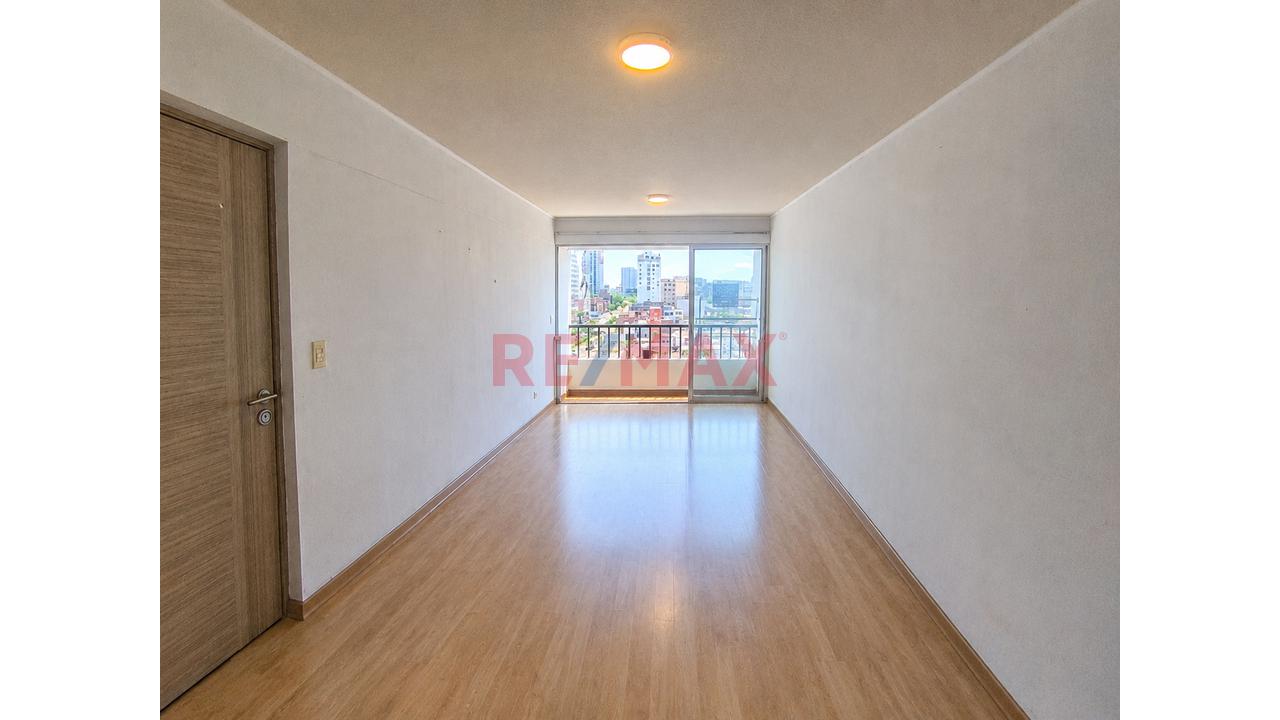 Acogedor E Iluminado Departamento + Cochera + Depósito En Lince, Límite Con San Isidro — foto 3