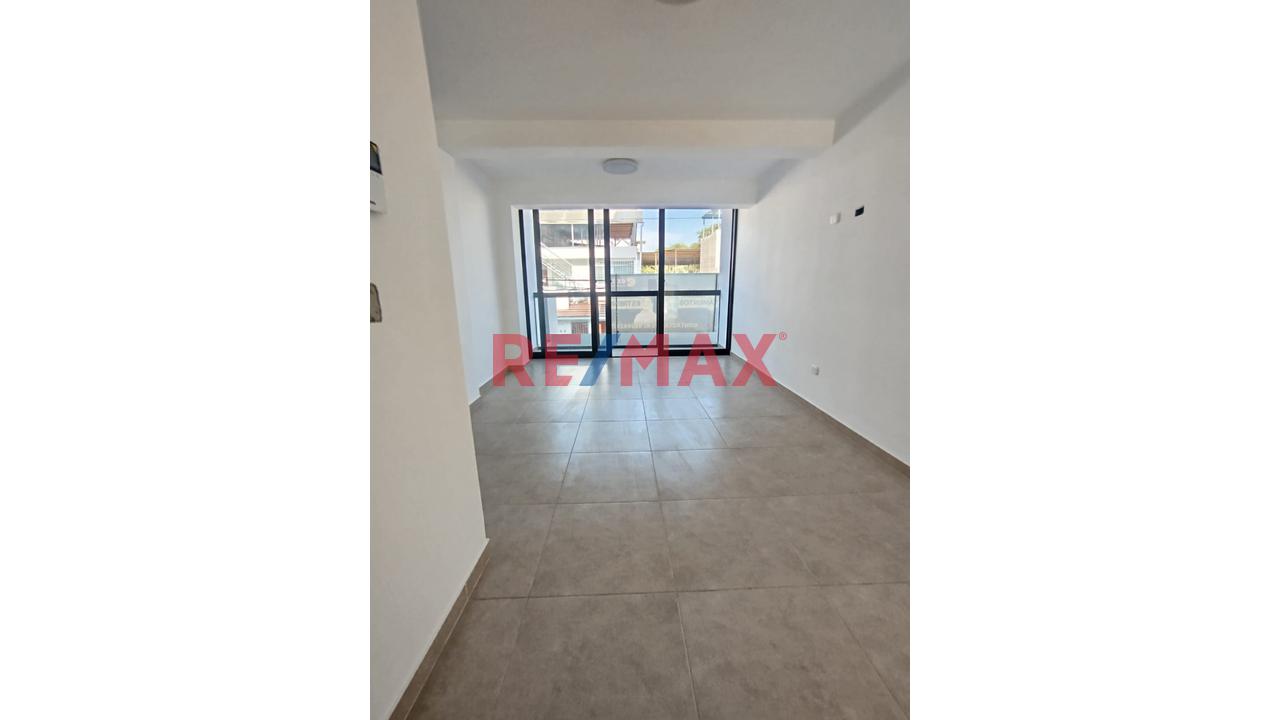 Venta De Departamento De Estreno En Cuarto Piso Con Ascensor - 5