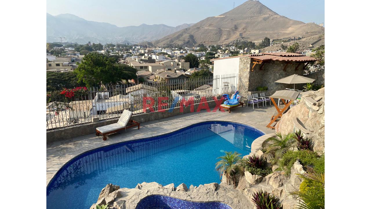 Casa de 6 dormitorios en La Molina, 615 m²