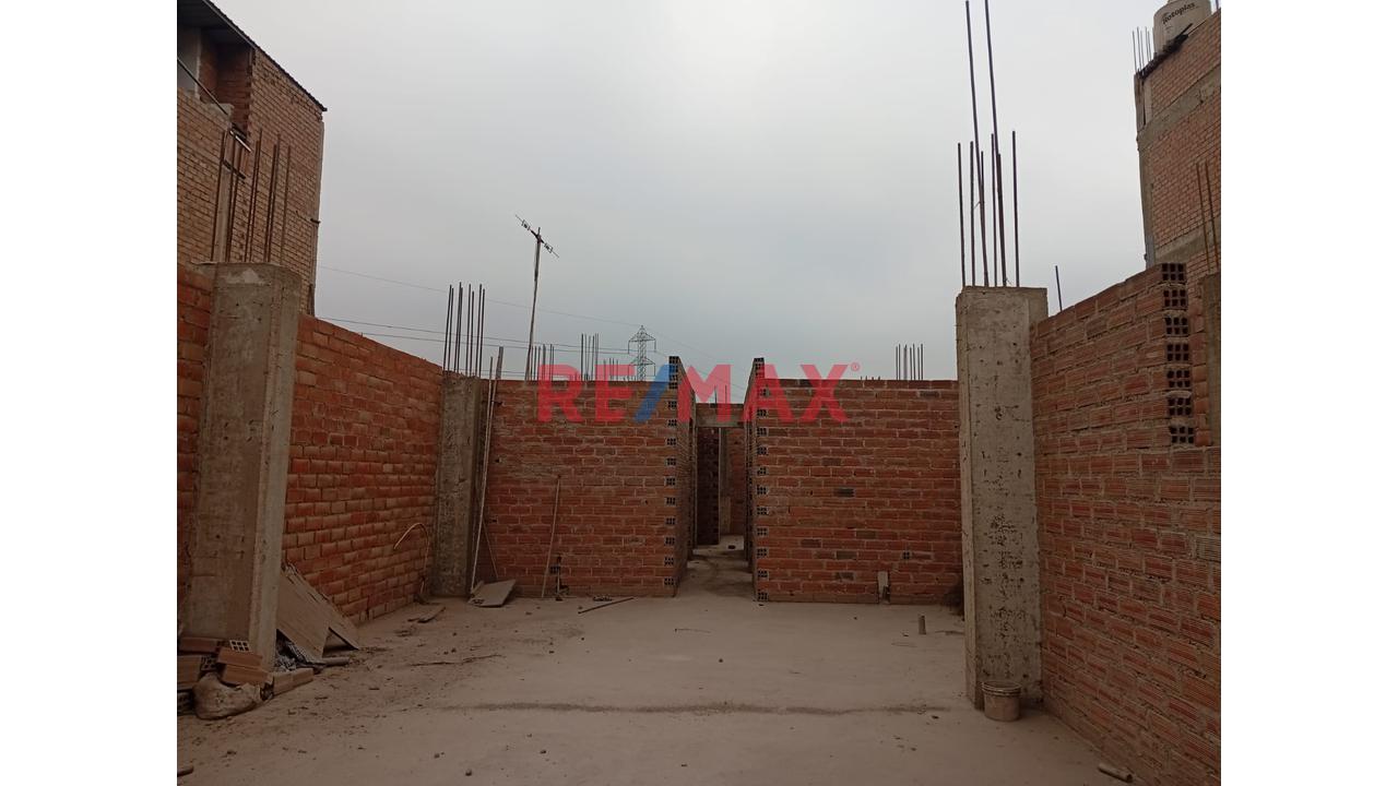 Casa En Venta Con Cochera Y Local - 16