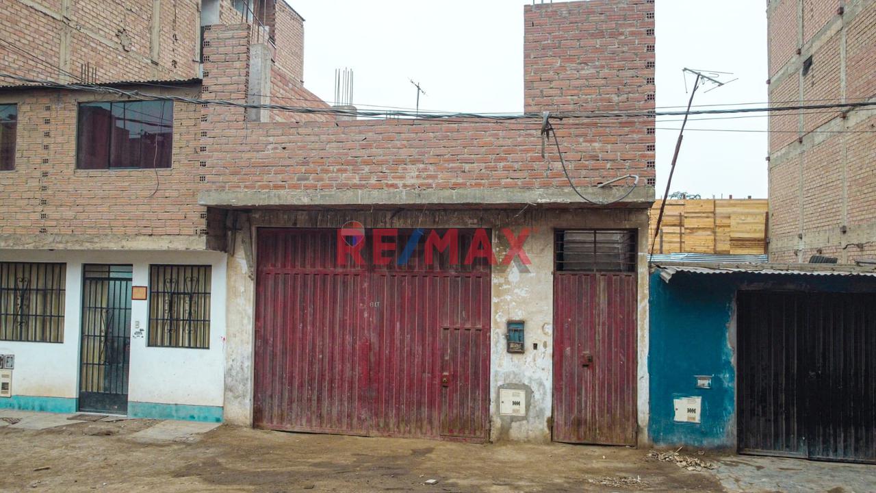 Casa En Venta Con Cochera Y Local - 7