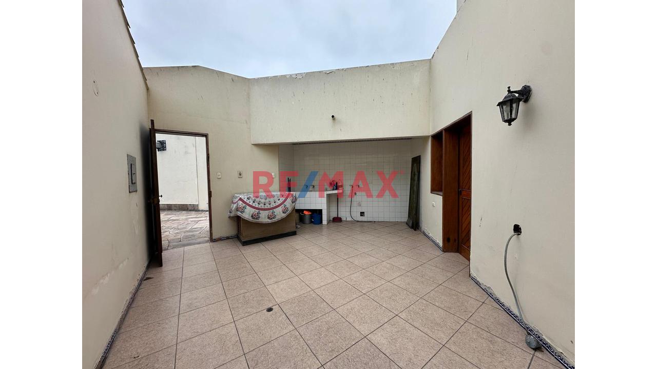 Oportunidad Única !! Vendo Linda Casa En La Punta Con Dos Frente Y Una Hermosa Vista Desde La Playa Arenilla Hasta Chorrillos !! — foto 12