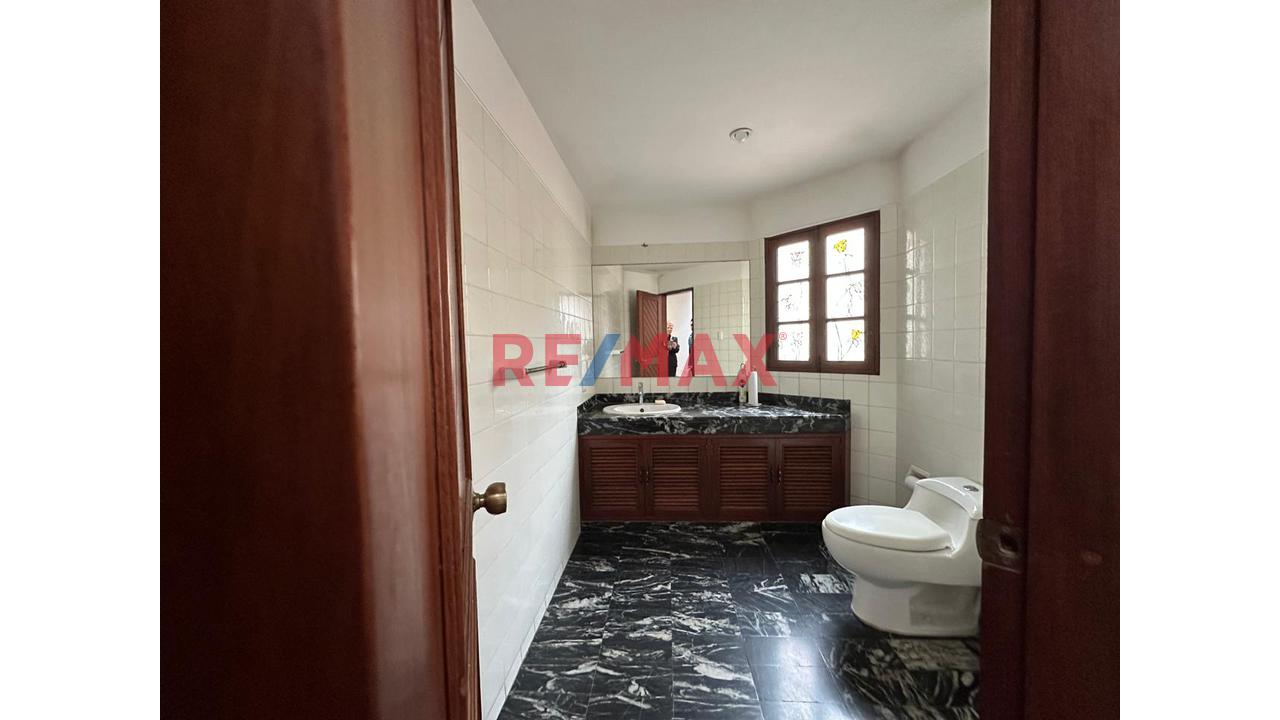 Oportunidad Única !! Vendo Linda Casa En La Punta Con Dos Frente Y Una Hermosa Vista Desde La Playa Arenilla Hasta Chorrillos !! — foto 2