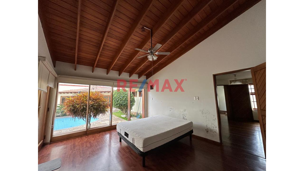Oportunidad Única !! Vendo Linda Casa En La Punta Con Dos Frente Y Una Hermosa Vista Desde La Playa Arenilla Hasta Chorrillos !! - 17