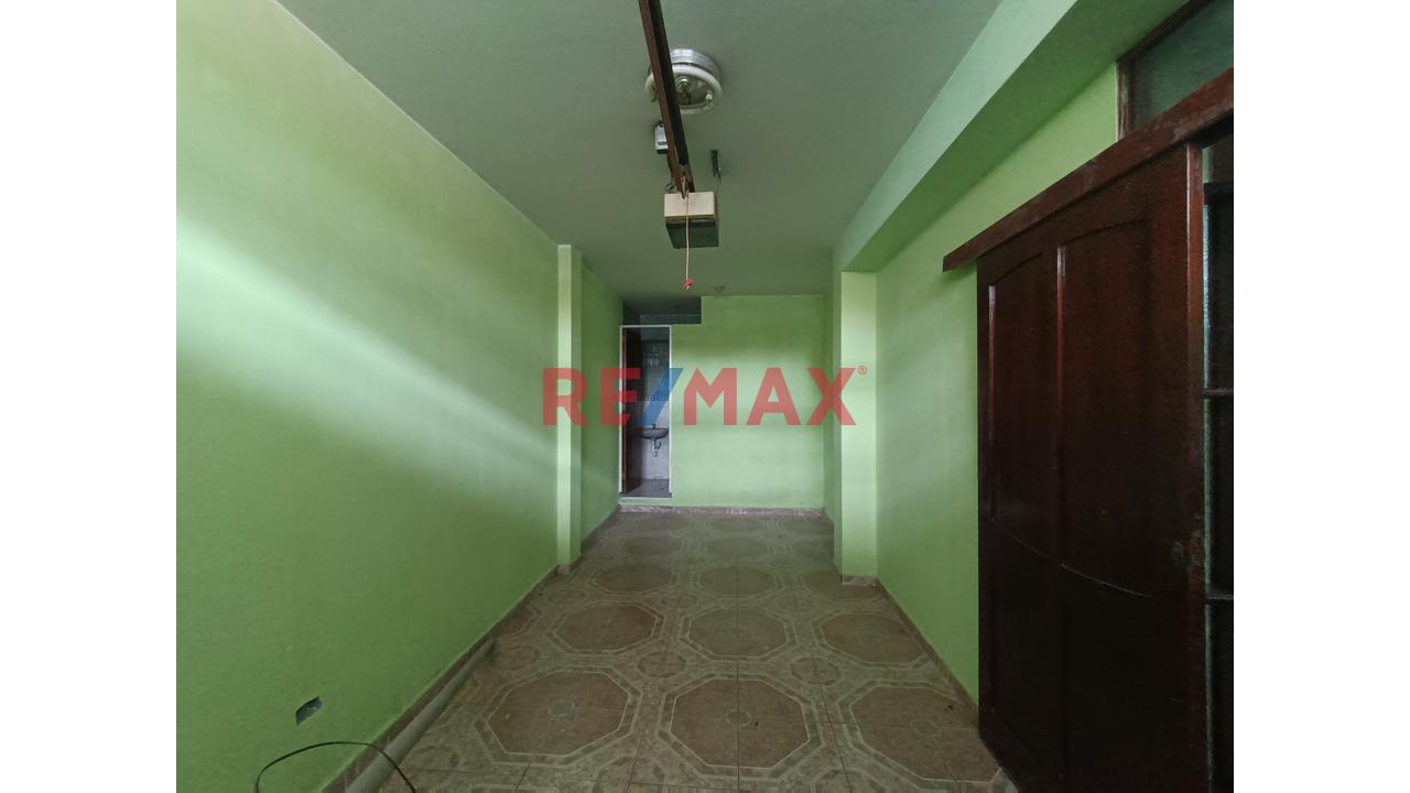 Precio Increible. Casa En Venta Con Tres Departamentos Amplios, Callao - 2