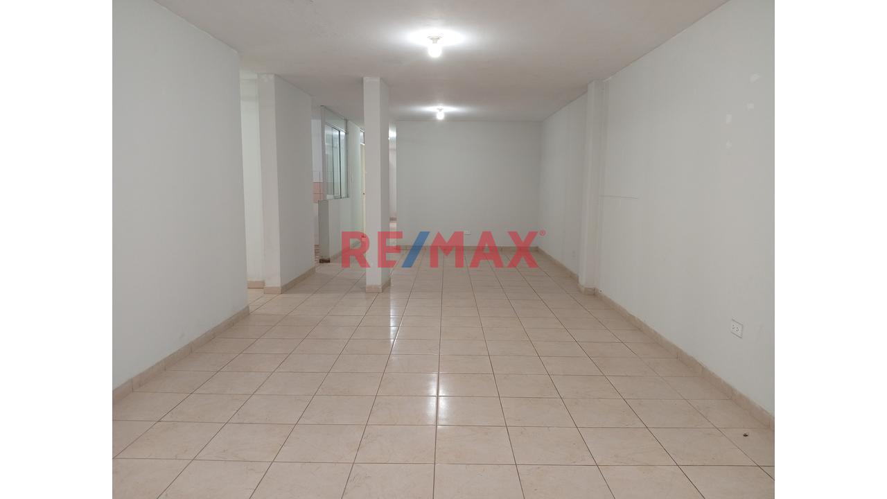 Precio Increible. Casa En Venta Con Tres Departamentos Amplios, Callao - 15