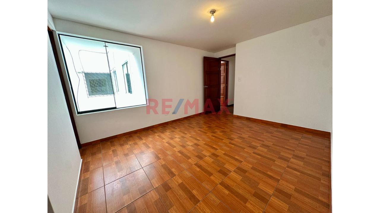 Dúplex En Venta – Av. Guardia Civil, San Isidro, 4 Habitaciones, 4 Baños, 2 Cocheras, 1 Deposito, Dos Terrazas Amplias Vsta A La C Alle Y Posterior, Habitaciones Amobladas, Excelente Vista Externa, En — foto 12