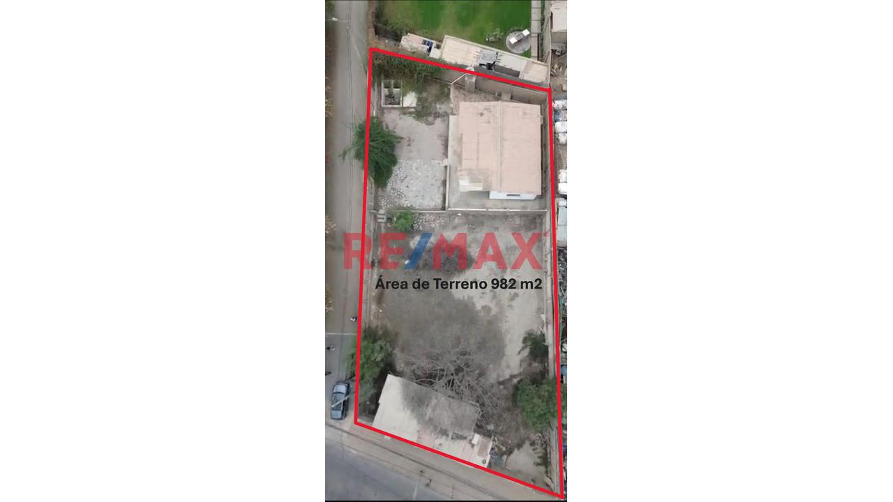 Terreno En Venta Ubicado En Una Esquina Con Dos Frentes En La Urb. Sta María De Chosica.