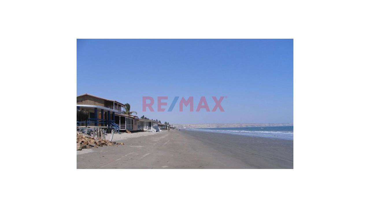 Terreno De 1500 M2 En Venta En Playa Colán - 1