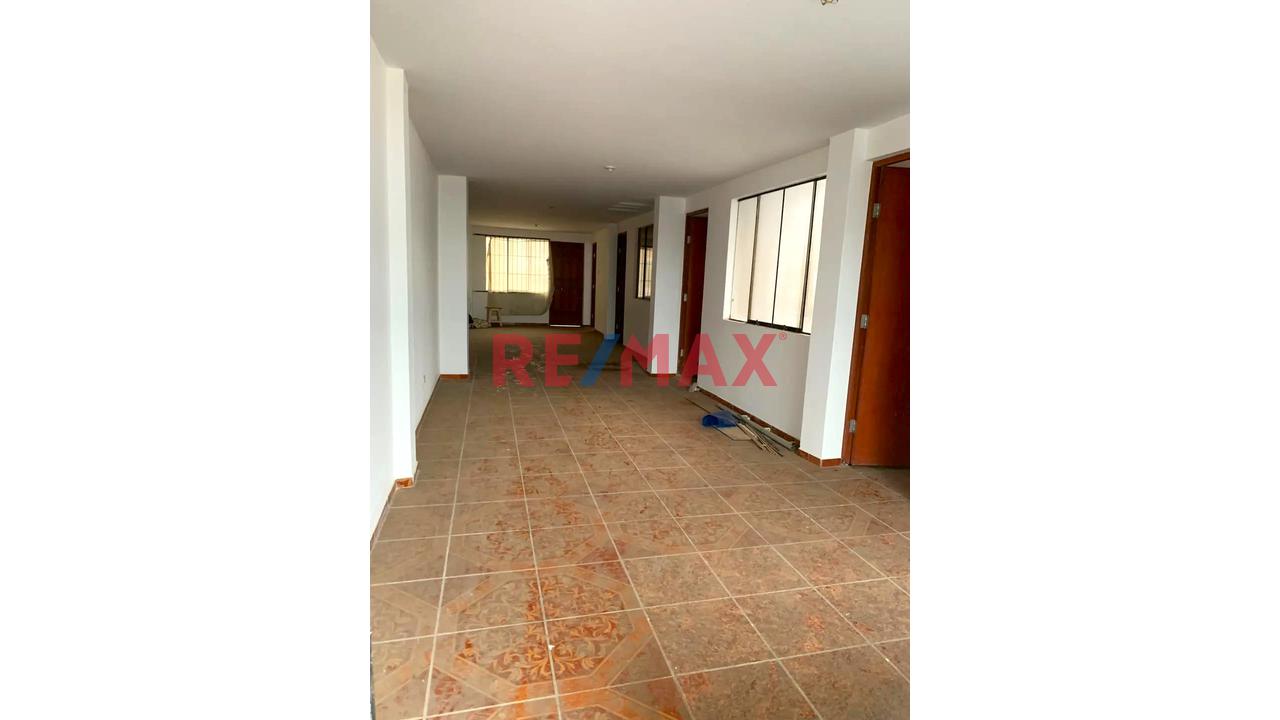 ¡Venta De Espaciosa Casa Familiar En San Juan De Miraflores! - 6