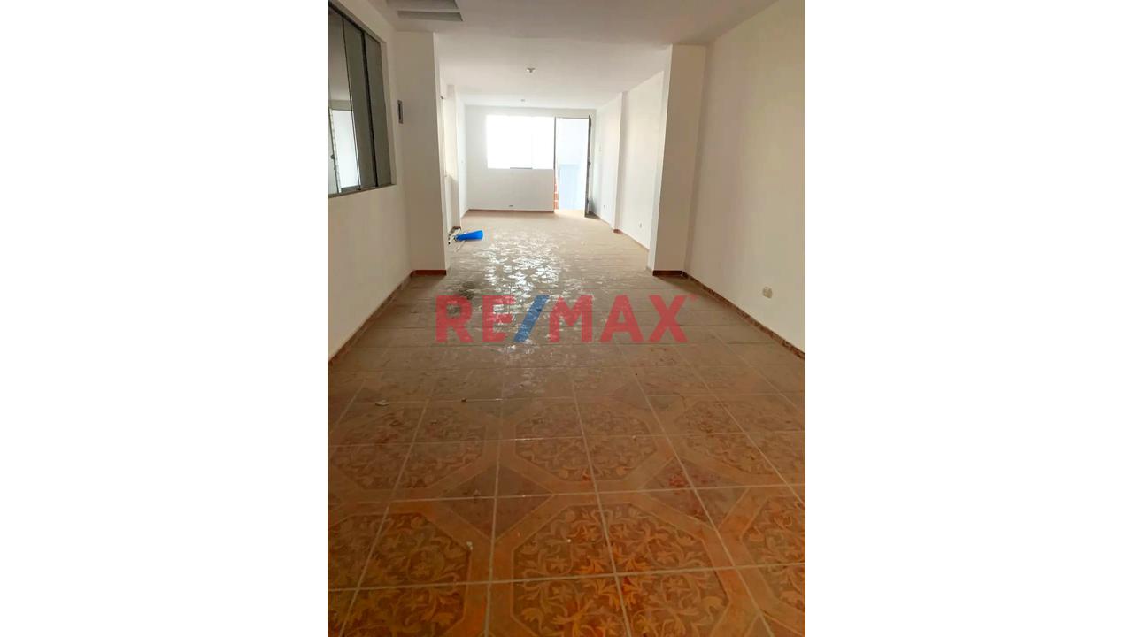 ¡Venta De Espaciosa Casa Familiar En San Juan De Miraflores! - 2