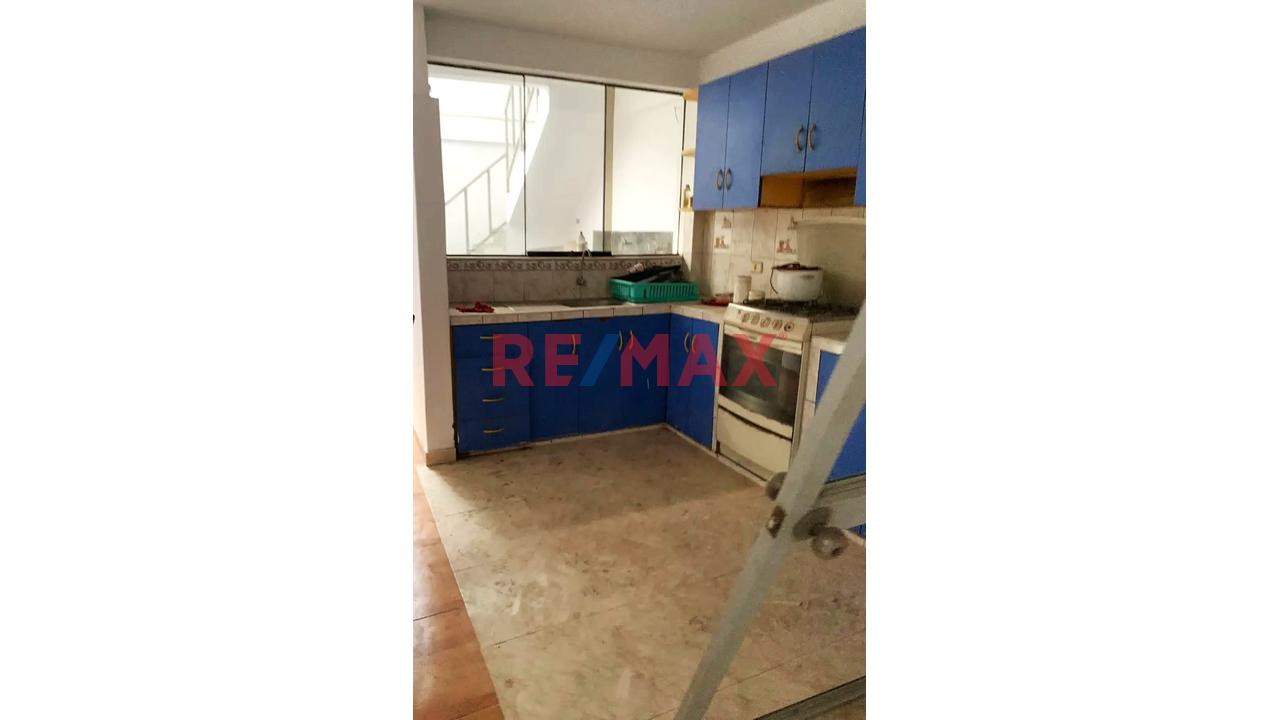 ¡Venta De Espaciosa Casa Familiar En San Juan De Miraflores! - 4