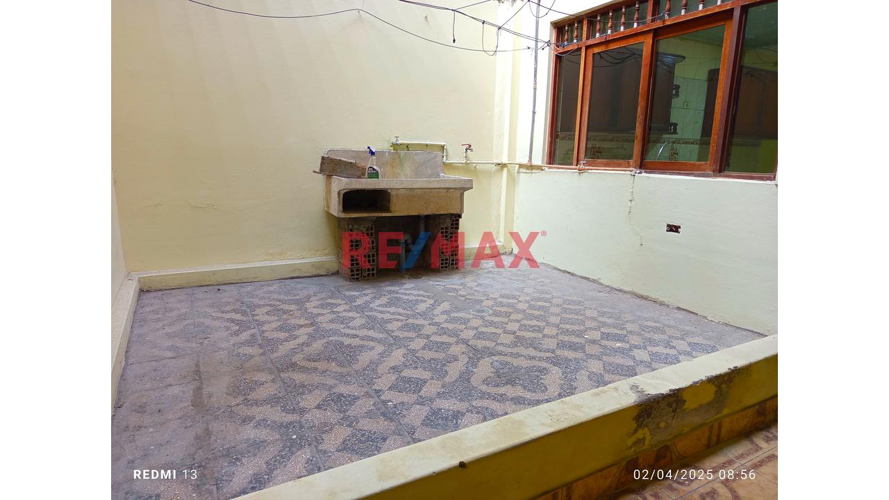 🏡 Alquiler De Casa Completa – Ideal Para Negocio + Vivienda / Oficinas / Consultorios En Carabayllo (A 1/2 Cdra De Av. Universitaria) — foto 6