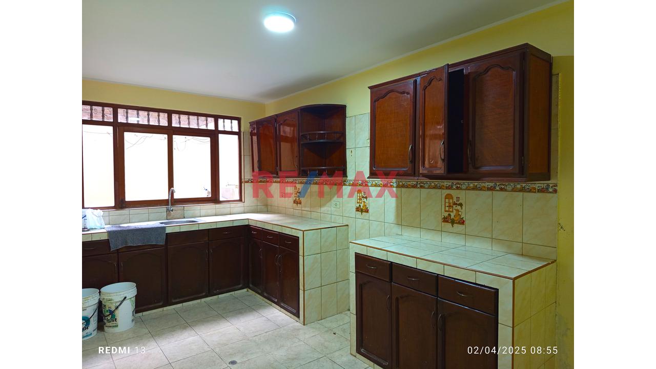 🏡 Alquiler De Casa Completa – Ideal Para Negocio + Vivienda / Oficinas / Consultorios En Carabayllo (A 1/2 Cdra De Av. Universitaria) — foto 4