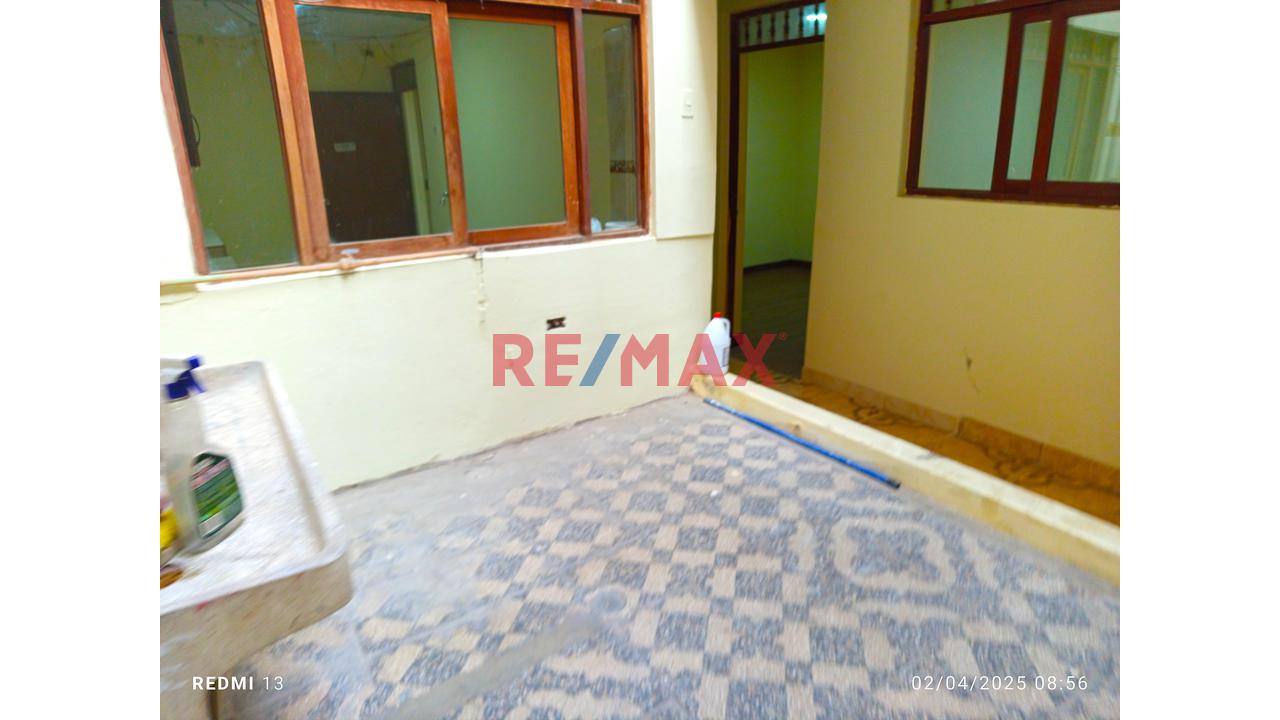 🏡 Alquiler De Casa Completa – Ideal Para Negocio + Vivienda / Oficinas / Consultorios En Carabayllo (A 1/2 Cdra De Av. Universitaria) — foto 5