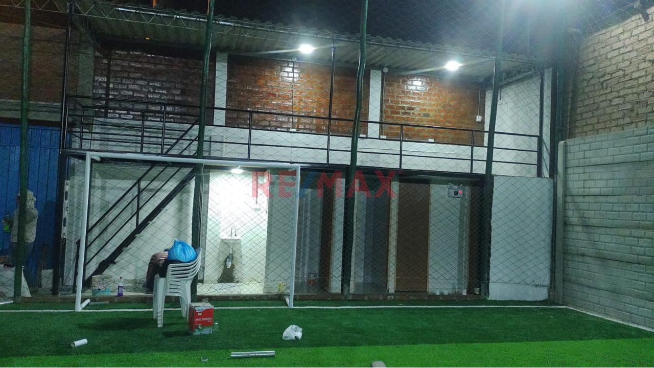 Terreno Abierto Con Grass Sintetico — foto 2