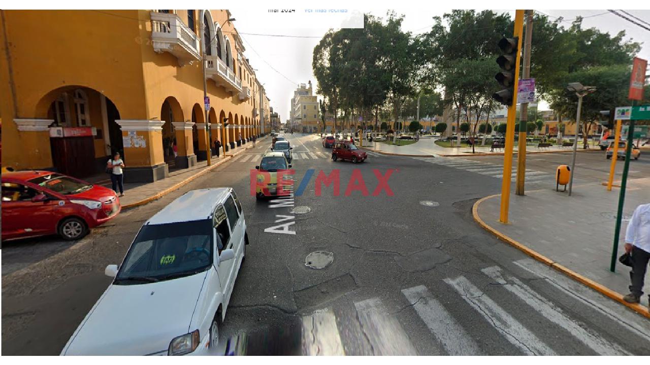 🏠 "Venta De Inmueble "Ideal Para Proyecto Hotelero, Clínico O Corporativo – 800 M² Construidos En La Calle Bolivar-Centro Historico De Ica - 2
