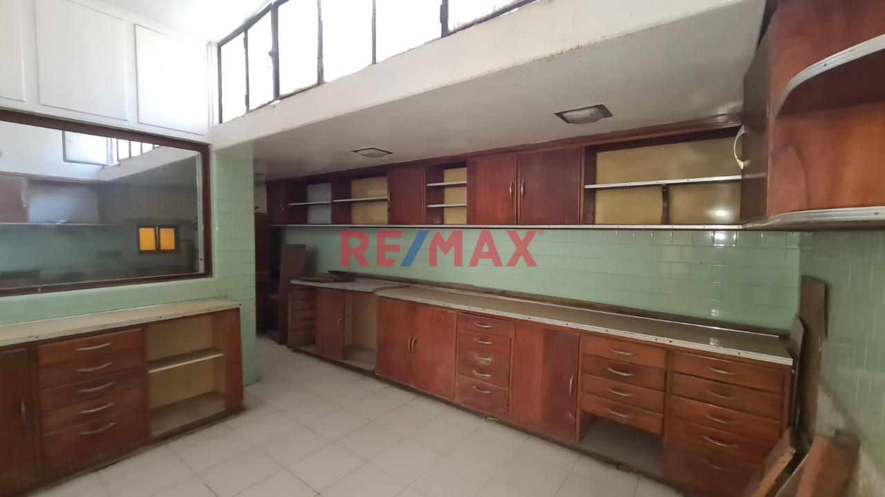🏠 "Venta De Inmueble "Ideal Para Proyecto Hotelero, Clínico O Corporativo – 800 M² Construidos En La Calle Bolivar-Centro Historico De Ica - 10