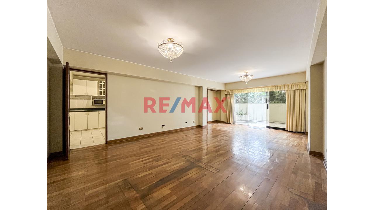 Se Vende Dpto Flat Frente A Parque                                    Primer Piso Elevado                       Santiago De Surco (Urb. Valle Hermoso) — foto 2