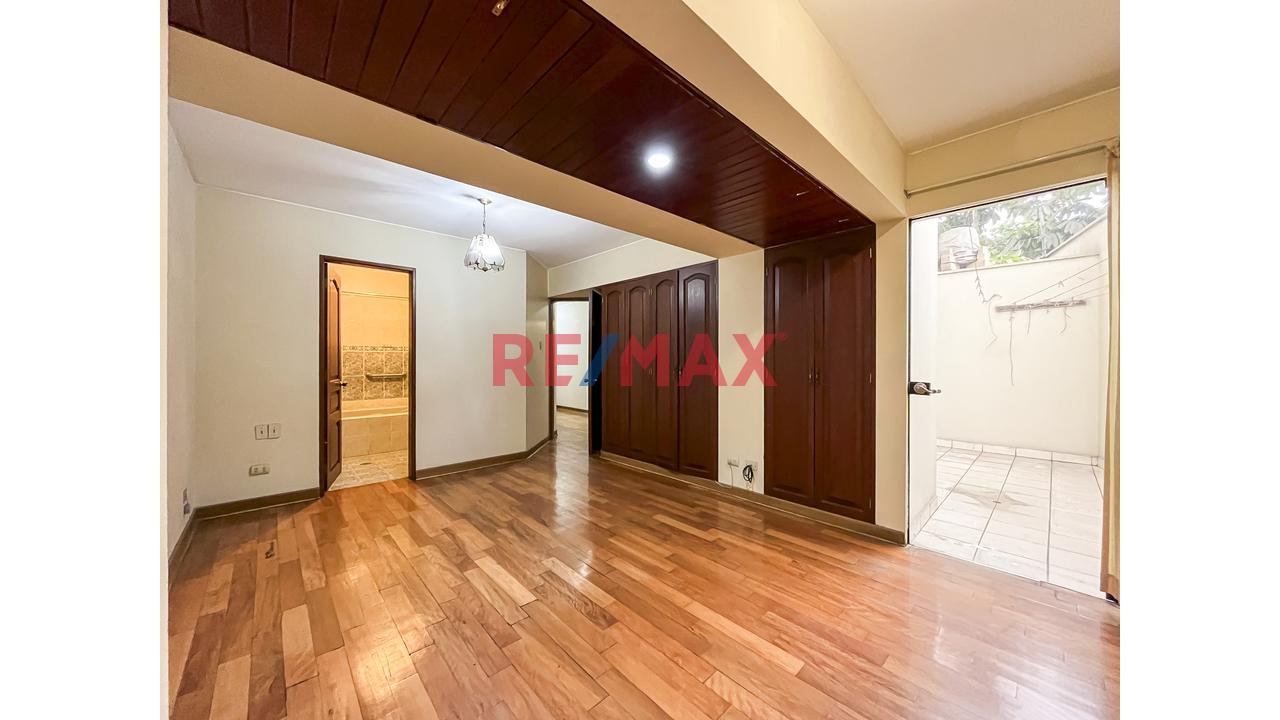 Se Vende Dpto Flat Frente A Parque                                    Primer Piso Elevado                       Santiago De Surco (Urb. Valle Hermoso) — foto 11