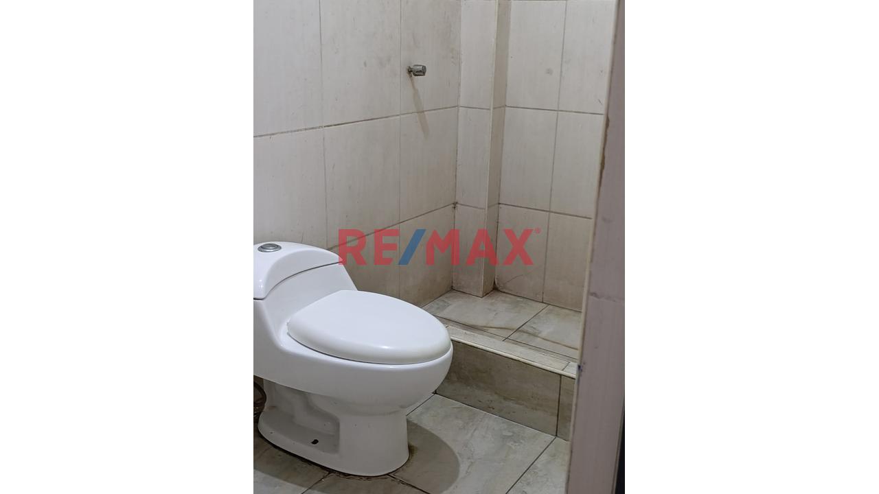 Alquilo Local Comercial De 120 M2 - 6