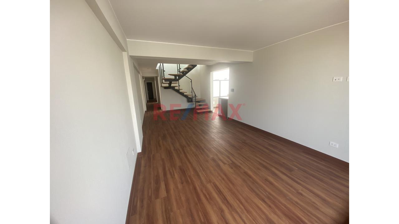 Departamento Duplex, Cerca Del Pentagonito, Venta — foto 3