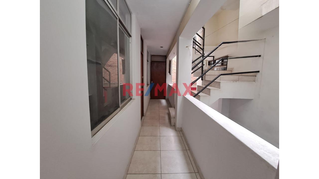 Casa en Venta de 9 dormitorios ubicado en San Juan De Miraflores Casa en Venta de 9 dormitorios ubicado en San Juan De Miraflores
