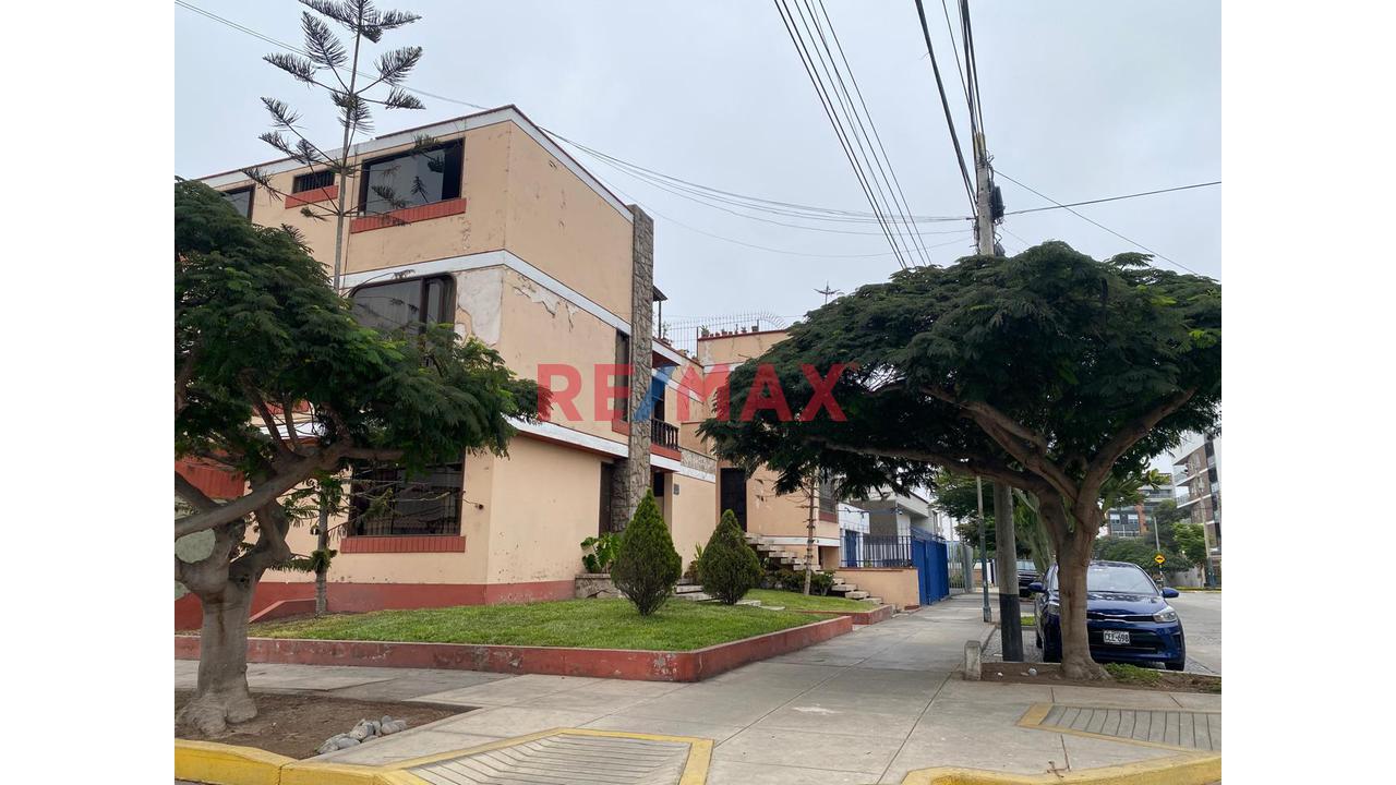 Vendo Cssa Como Tereno En Calle Los Petirrojos En San Isidro - 6