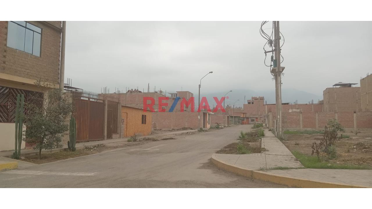 Terreno A La Venta En Puente Piedra. - 3