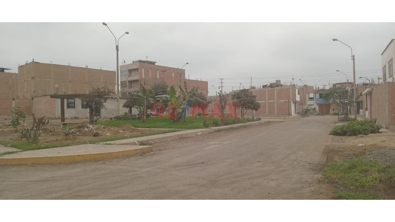 Terreno A La Venta En Puente Piedra. - 11