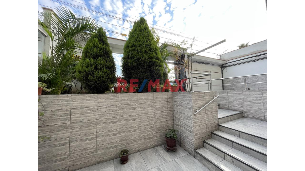 Exquisito Dúplex En Francisco De Cuéllar – Santiago De Surco, Cerca A Colegios Con Piscina Privada — foto 2