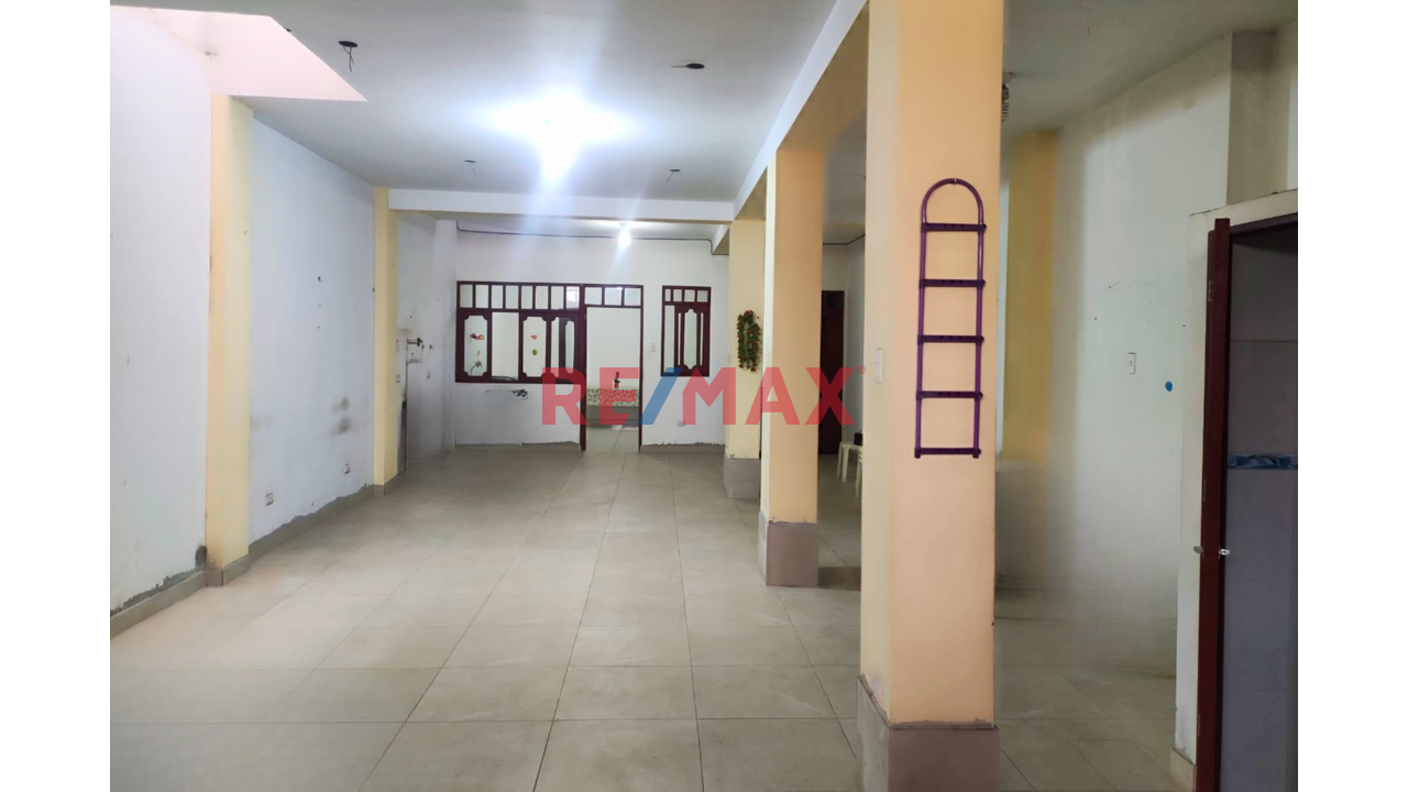 Local Comercial En Comas (Av Sangarara) - 3