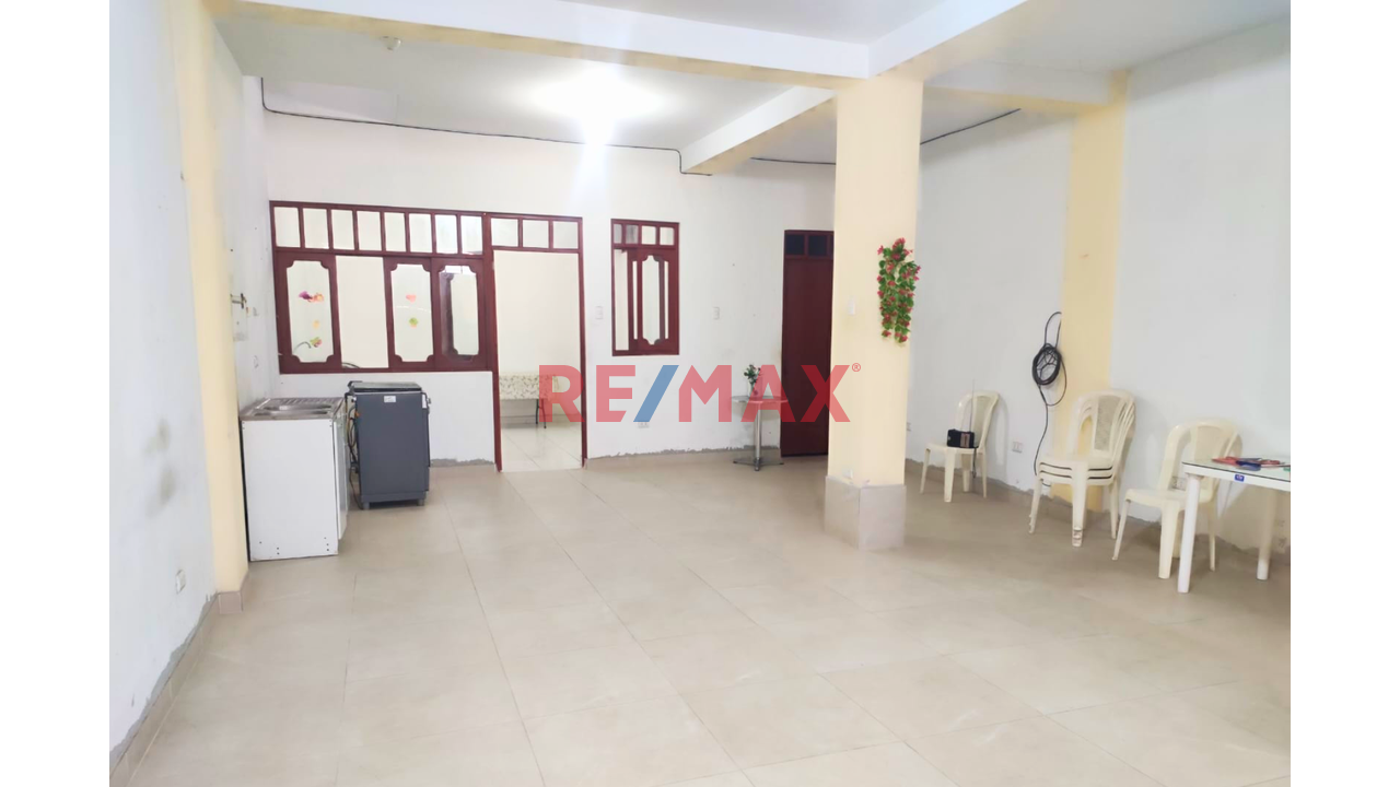 Local Comercial En Comas (Av Sangarara) - 2