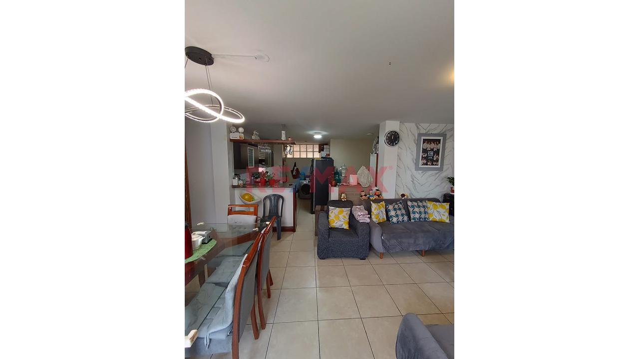 Vendo Piso Completo Con Triple Potencial De Renta En Esquina De Av. Alfredo Mendiola, San Martín De Porres. — foto 10
