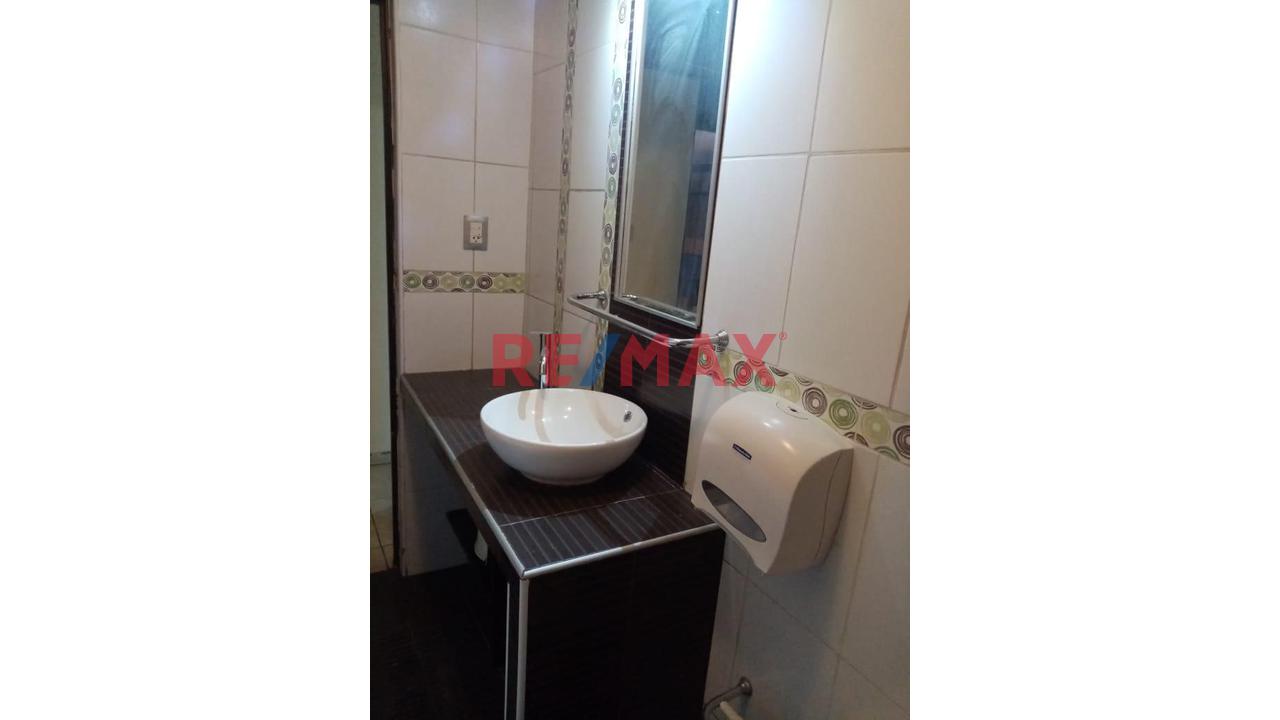 Vendo Piso Completo Con Triple Potencial De Renta En Esquina De Av. Alfredo Mendiola, San Martín De Porres. — foto 6