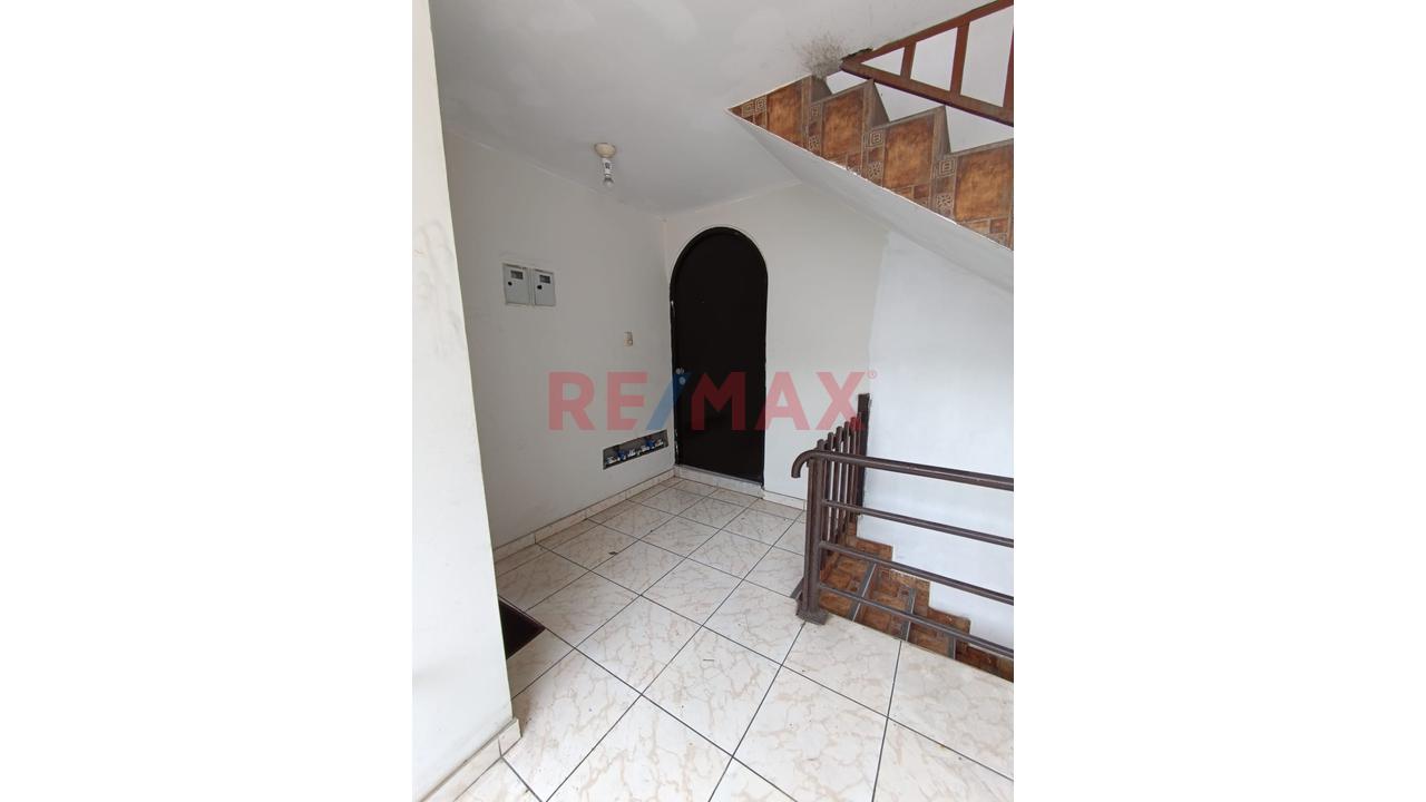 Vendo Piso Completo Con Triple Potencial De Renta En Esquina De Av. Alfredo Mendiola, San Martín De Porres. — foto 13