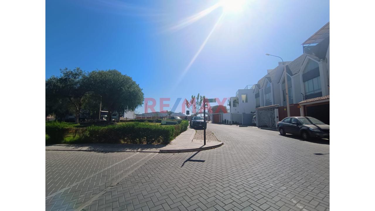 Casa Town House Frente A Parque - 11