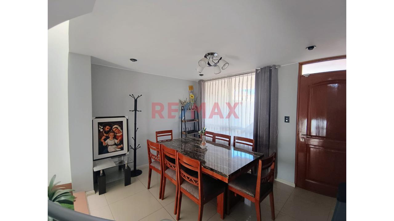 Casa Town House Frente A Parque - 5