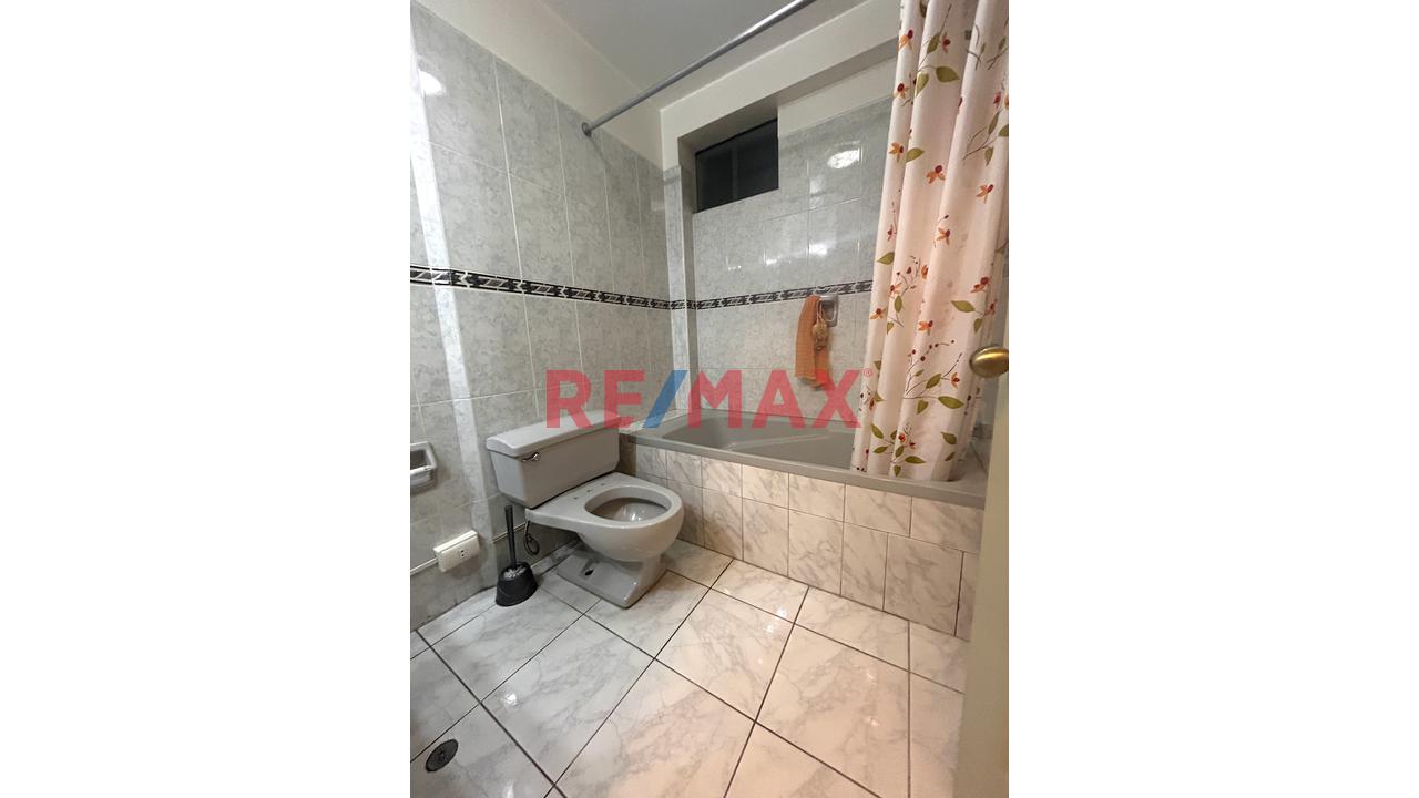 Vendo Departamento En Primer Piso Frente Al Pentagonito 235.4 M2 (04 Cocheras) — foto 7