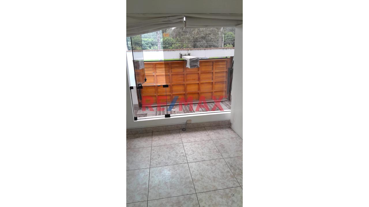 Vendo Departamento En Primer Piso Frente Al Pentagonito 235.4 M2 (04 Cocheras) — foto 2