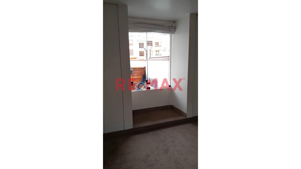 Vendo Departamento En Primer Piso Frente Al Pentagonito 235.4 M2 (04 Cocheras) — foto 5