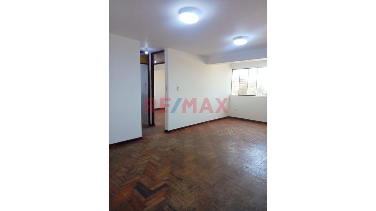 🏢 ¡Oportunidad! Departamento En 4To Piso Con Vista Externa – Av. Malecón Miguel Checa 353 – Horizonte Zárate, Sjl 🌟 — foto 2