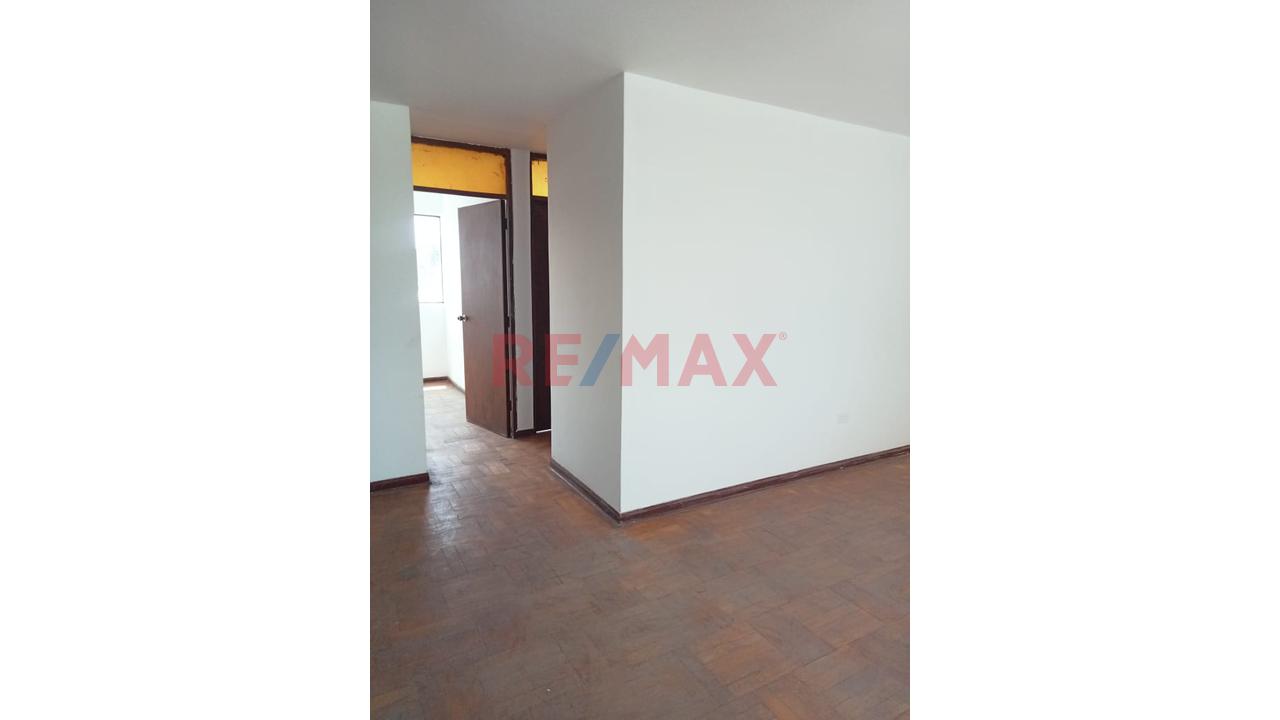 🏢 ¡Departamento En Venta – 4To Piso Con Vista Interna – Av. Malecón Miguel Checa 353 – Horizonte Zárate, Sjl! 🌟 — foto 3