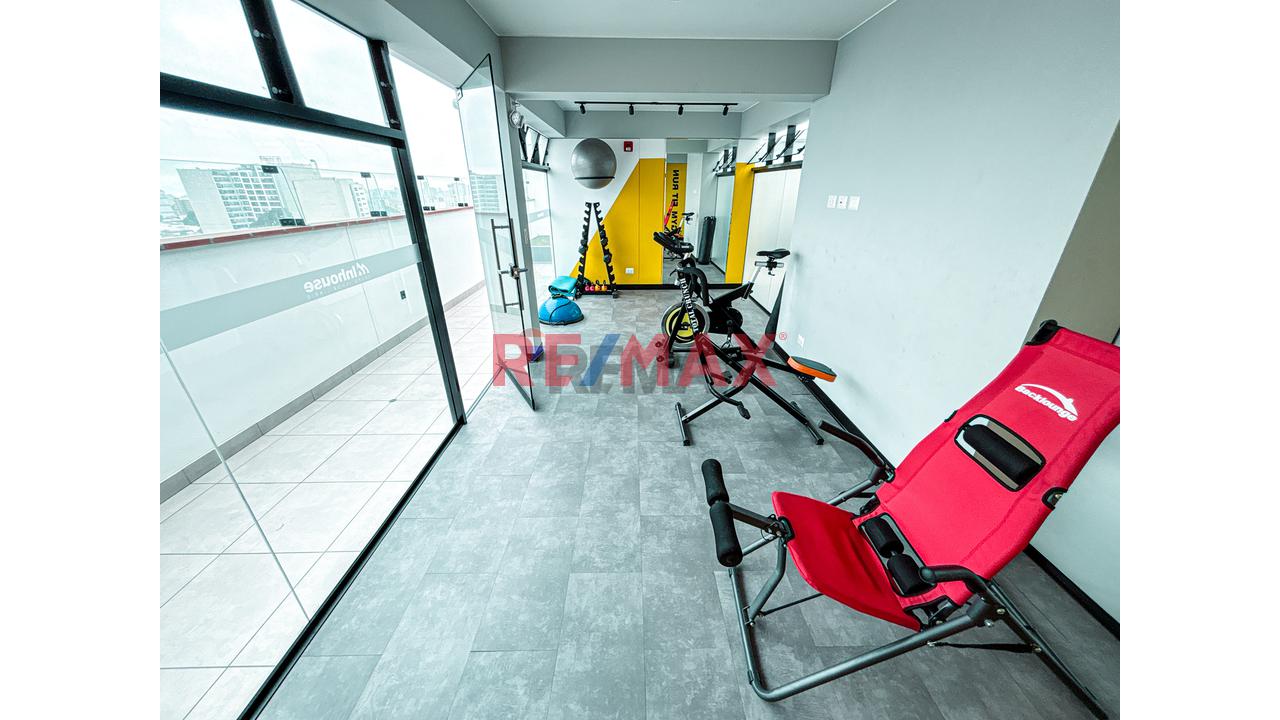 Venta De Moderno Departamento Con Vista A La Ciudad - Surquillo — foto 15
