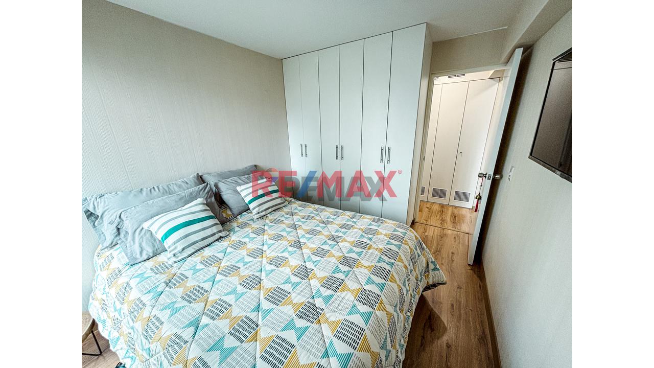Venta De Moderno Departamento Con Vista A La Ciudad - Surquillo — foto 8