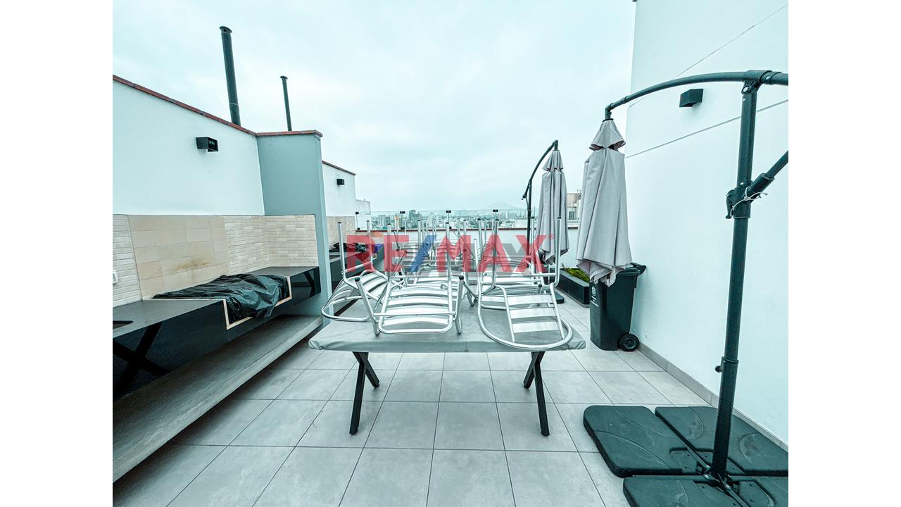 Venta De Moderno Departamento Con Vista A La Ciudad - Surquillo — foto 14