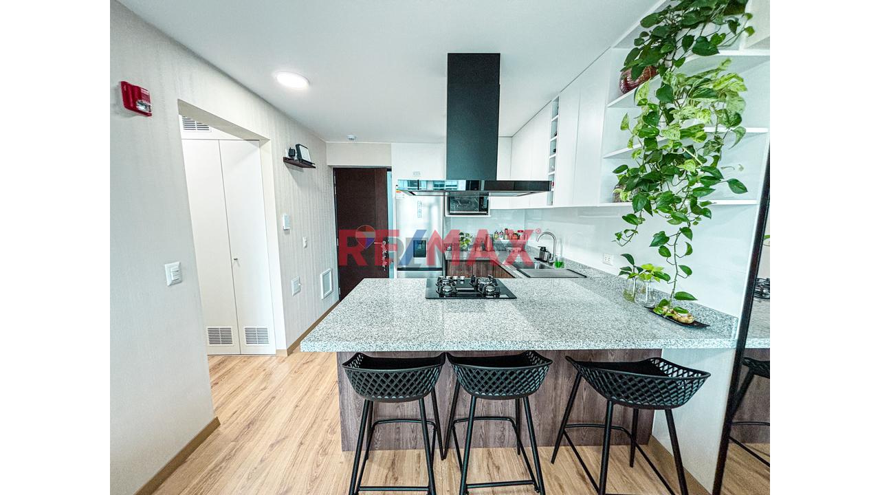Venta De Moderno Departamento Con Vista A La Ciudad - Surquillo — foto 5