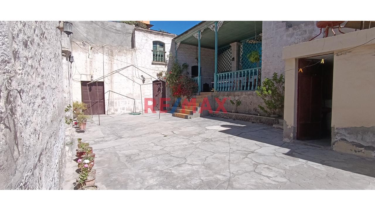 Casona Tradicional Y Terreno En Plaza Yanahuara - 9