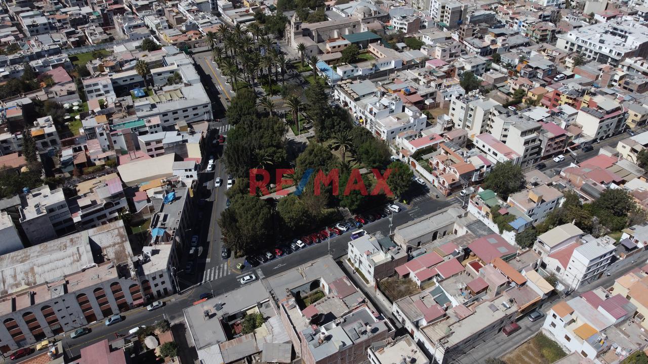Casona Tradicional Y Terreno En Plaza Yanahuara - 7